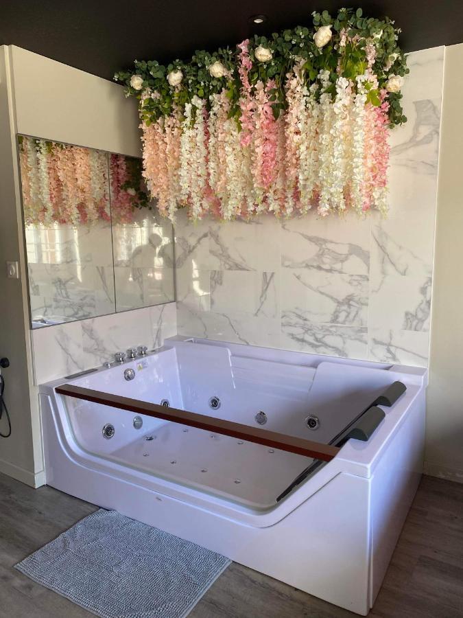 Superbe Avec Balneotherapie/spa/ Champagne Apartment Pornic